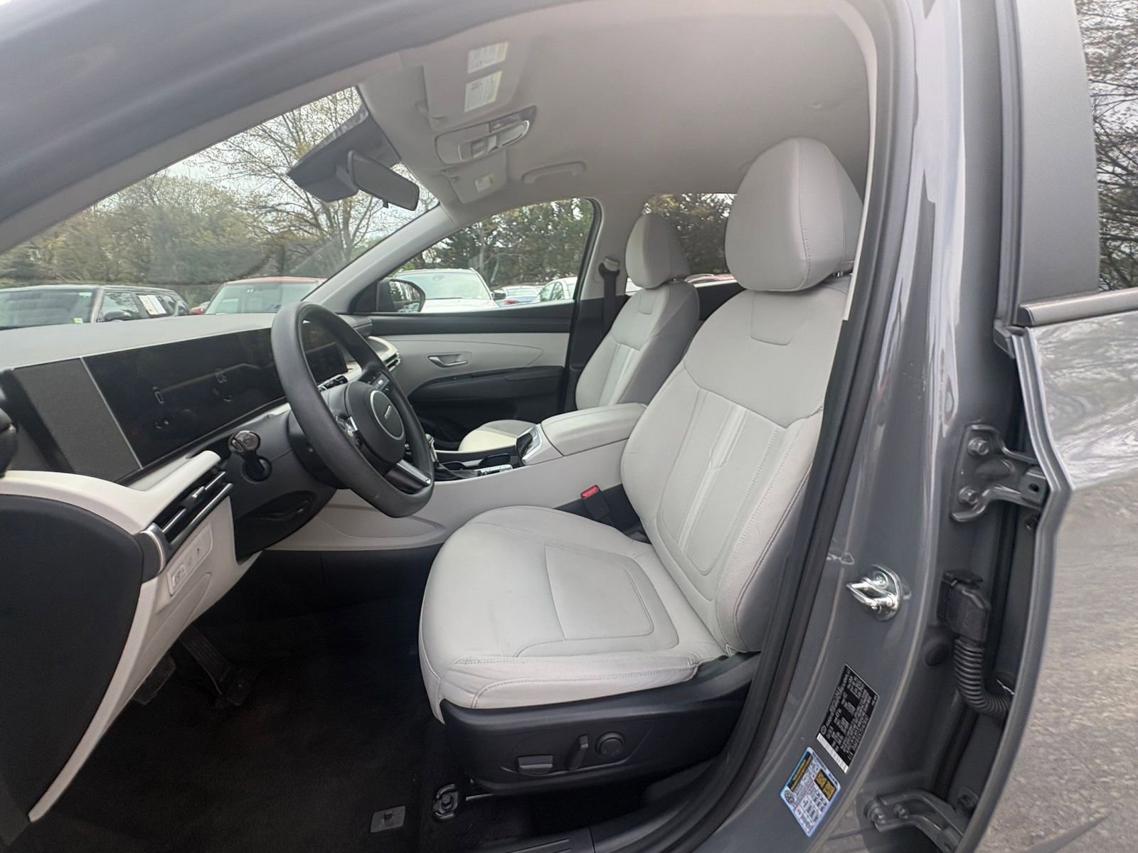 Used 2025 Hyundai Tucson SEL FWD image 24