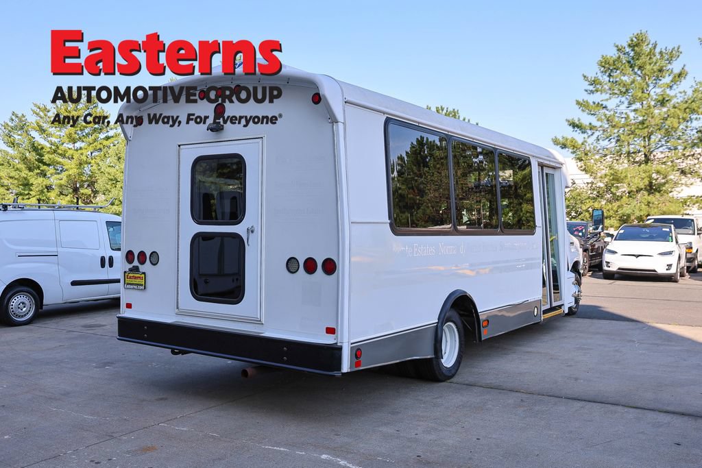 Used 2016 Ford E-450 and Econoline 450 Super Duty w/ Shuttle Bus Prep Package RWD image 5