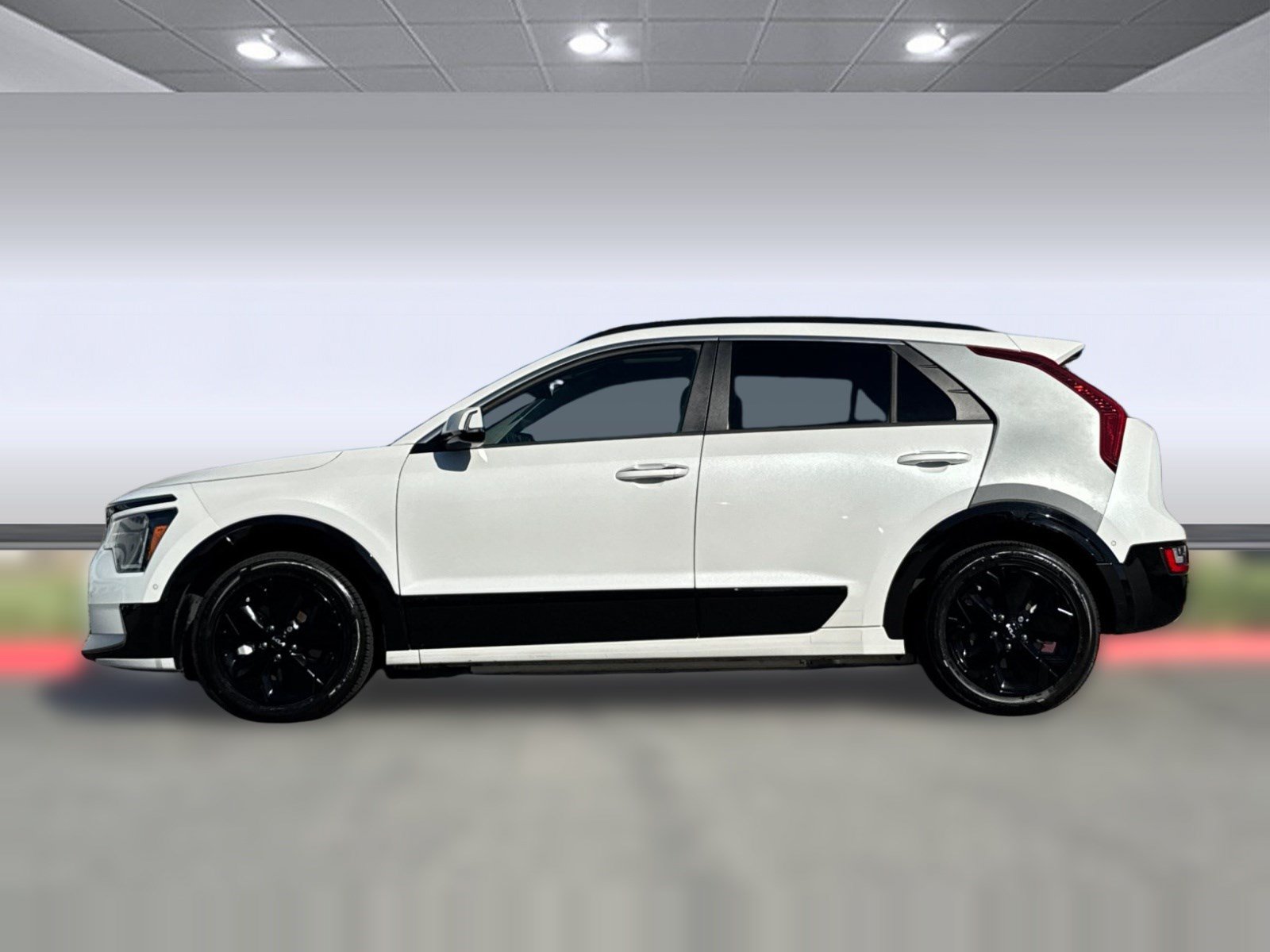 Used 2023 Kia Niro Wave FWD image 2