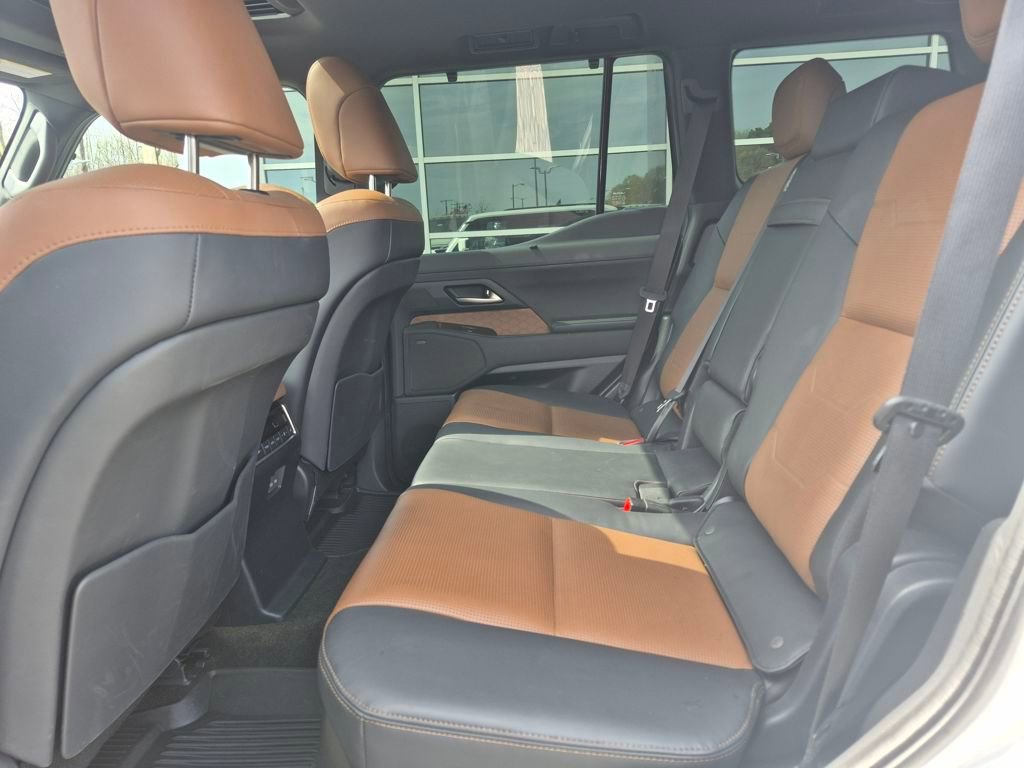 Used 2024 Lexus GX 550 w/ Accessory Package (Z1) AWD/4WD image 15