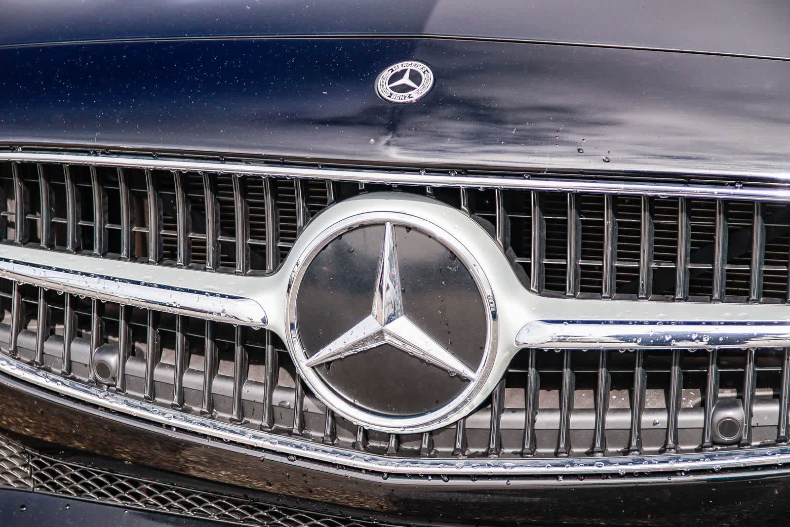 Used 2025 Mercedes-Benz C 300 4MATIC Sedan image 11