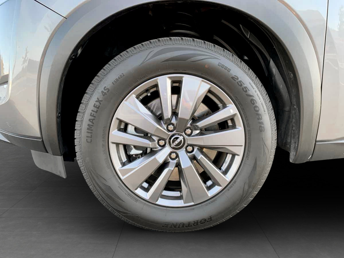 Used 2024 Nissan Pathfinder SV FWD image 10