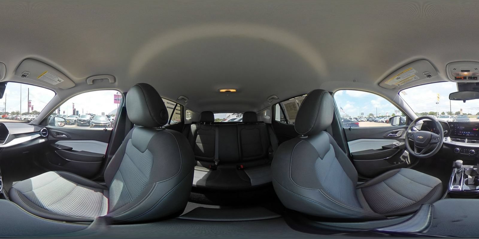 Used 2025 Chevrolet Trax LT FWD image 36