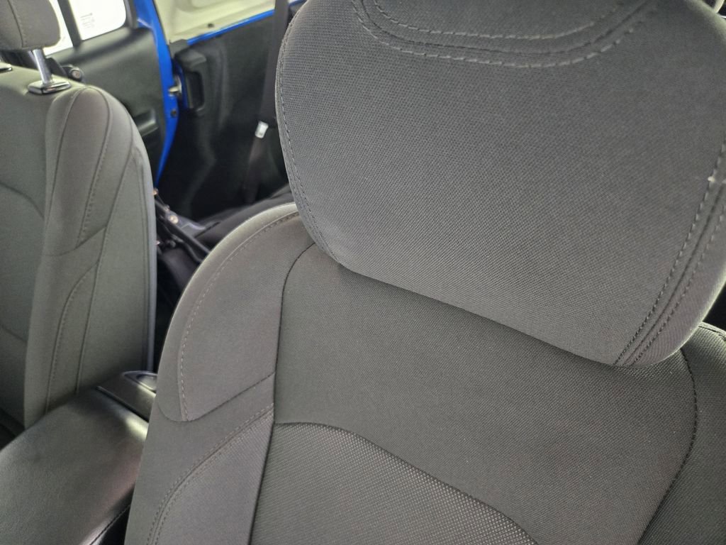 Used 2023 Jeep Wrangler Unlimited Sport image 27