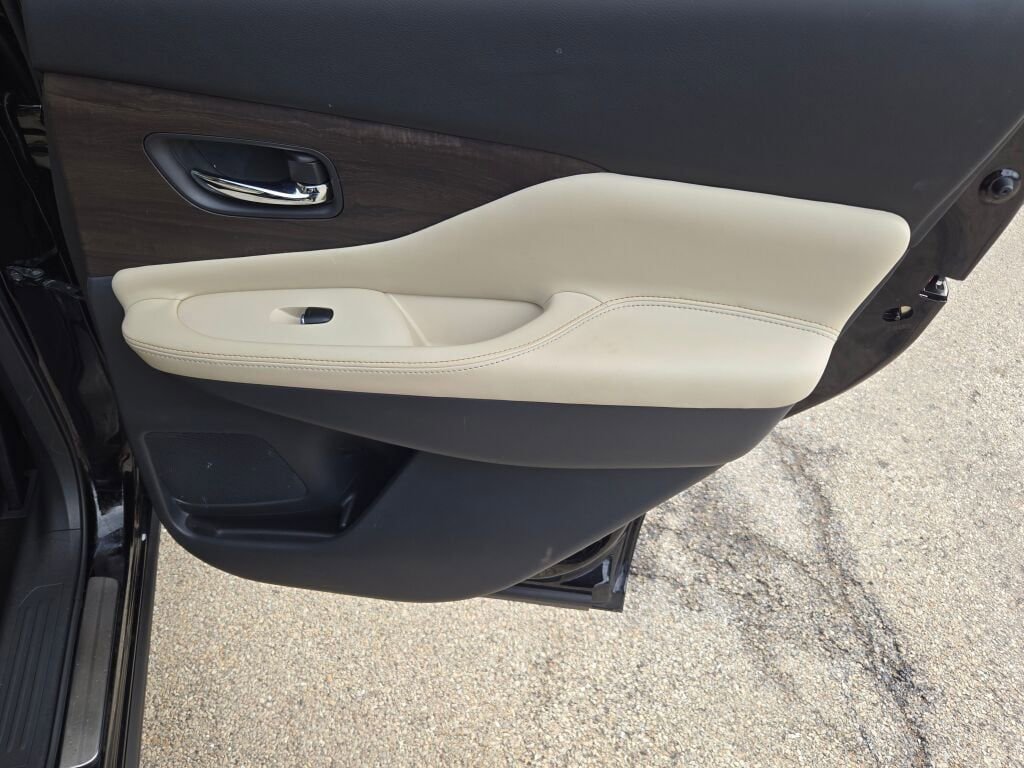 Used 2024 Nissan Murano Platinum w/ Cargo Package AWD/4WD image 9