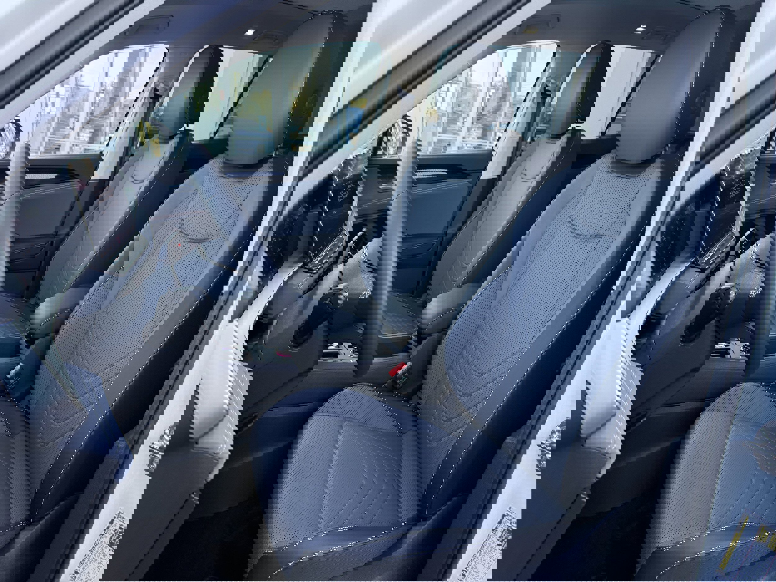 New 2025 Volkswagen Tiguan SE image 11