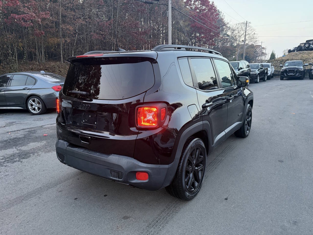 Used 2018 Jeep Renegade Altitude FWD image 5
