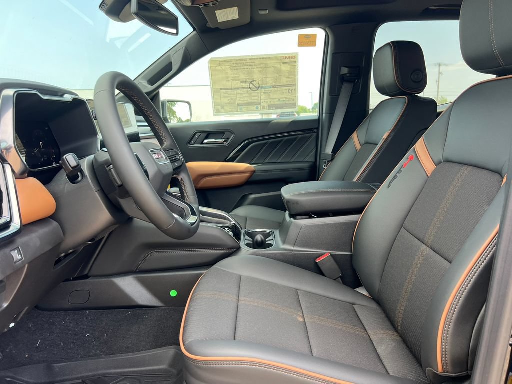 New 2026 GMC Canyon AT4 w/ Technology Plus Package AWD/4WD image 4