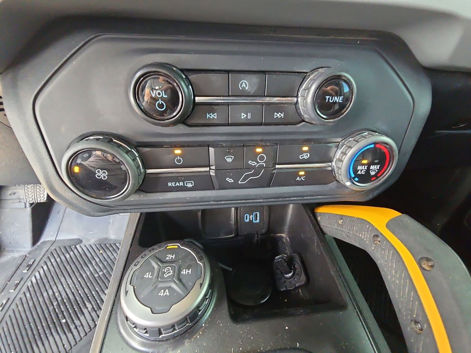 Used 2022 Ford Bronco Badlands image 16