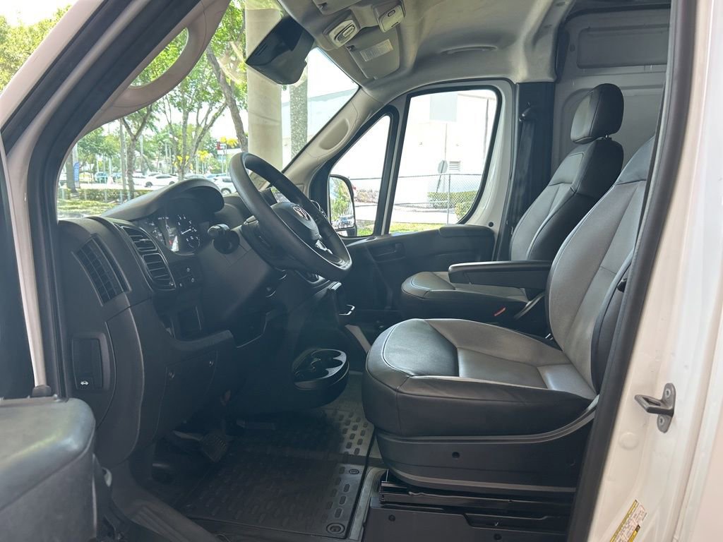 Used 2025 RAM ProMaster 2500 w/ Convenience Group FWD image 5