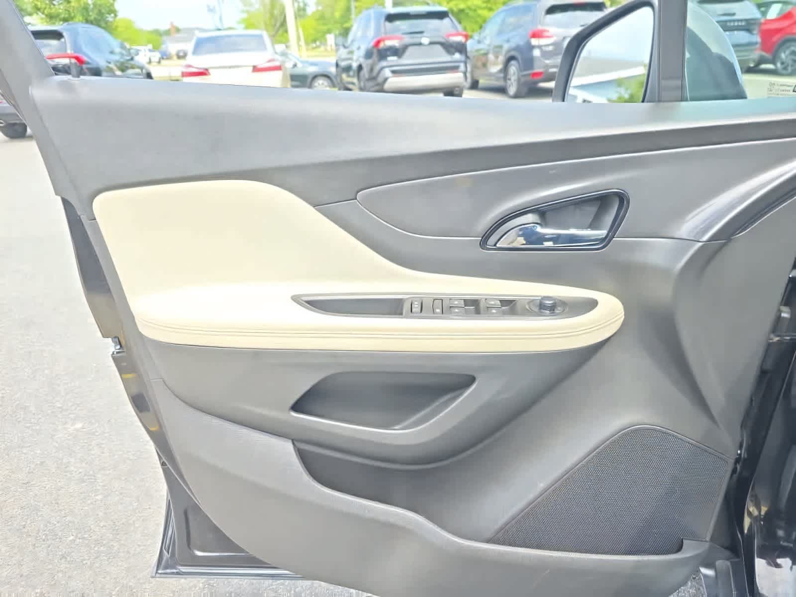 Used 2019 Buick Encore Essence w/ Safety Package II AWD/4WD image 17