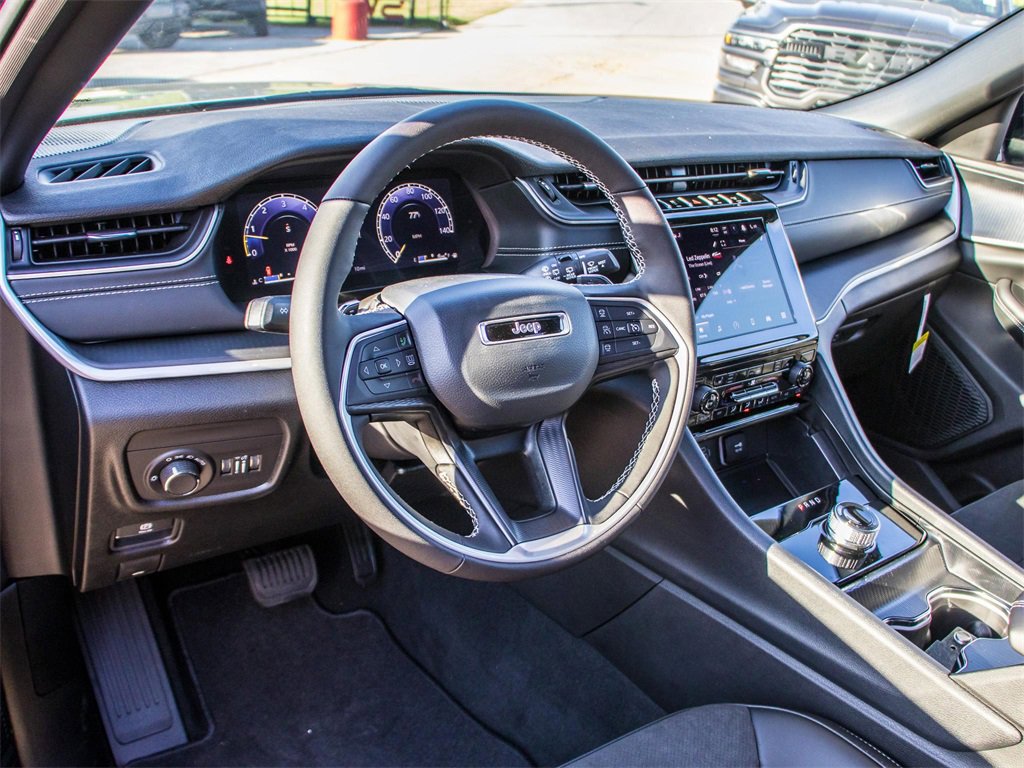 Used 2025 Jeep Grand Cherokee L Altitude image 26