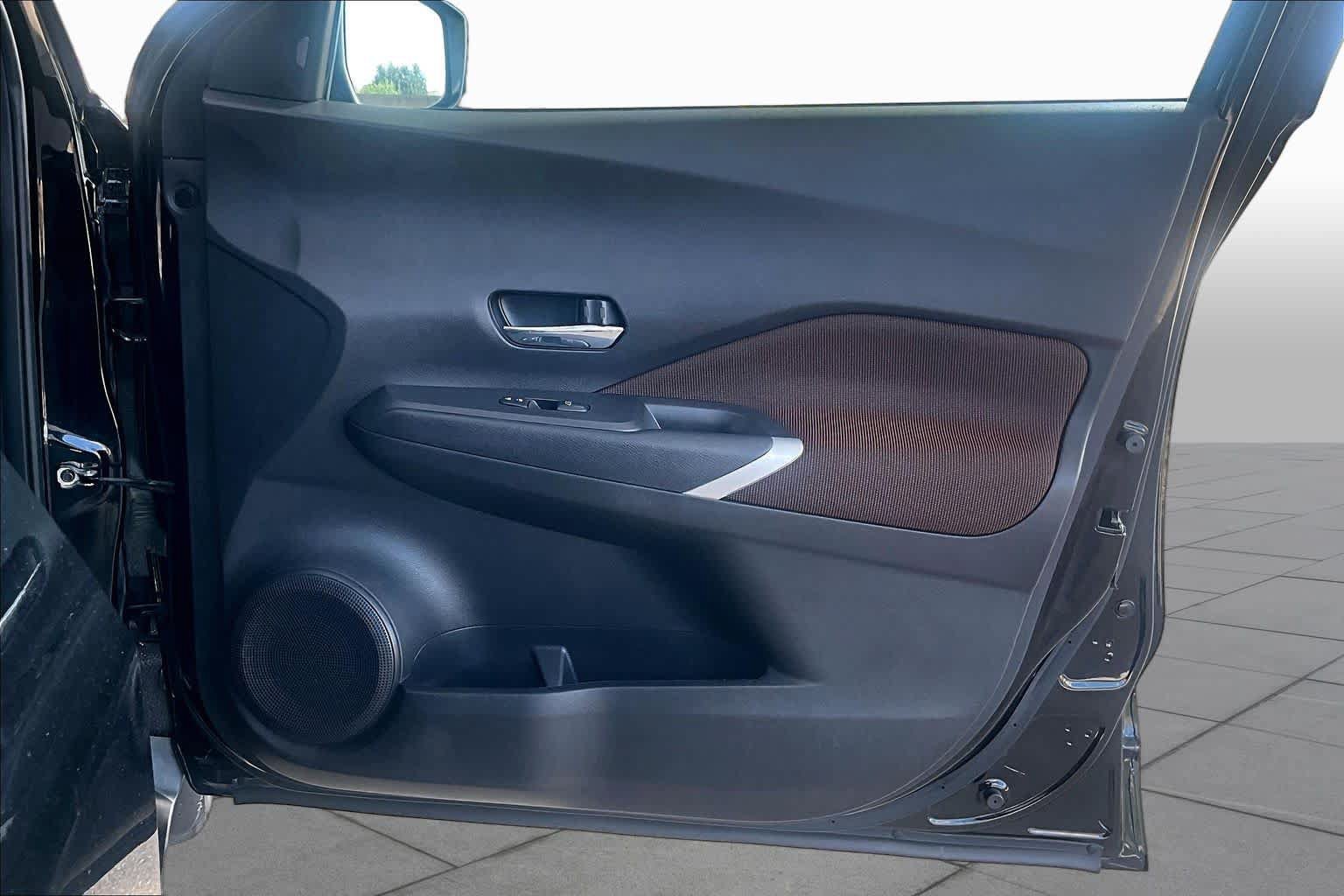 Certified 2023 Nissan Kicks SR FWD image 22