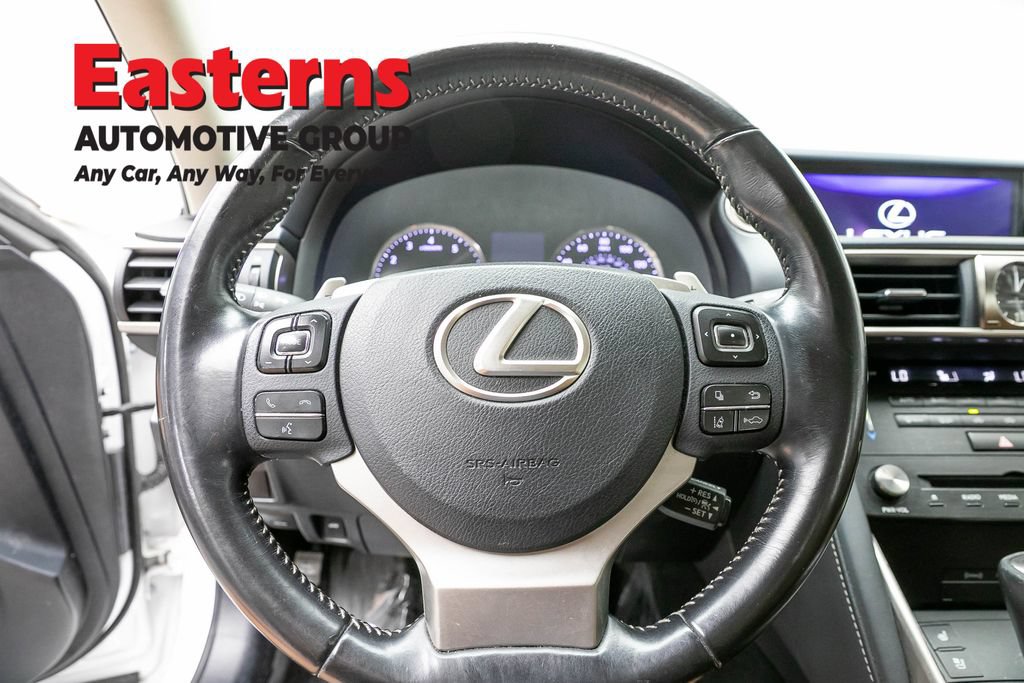 Used 2018 Lexus IS 300 AWD image 11