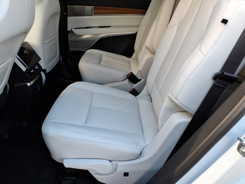 New 2026 Cadillac Vistiq Sport w/ LPO, Floor Liner Package image 12