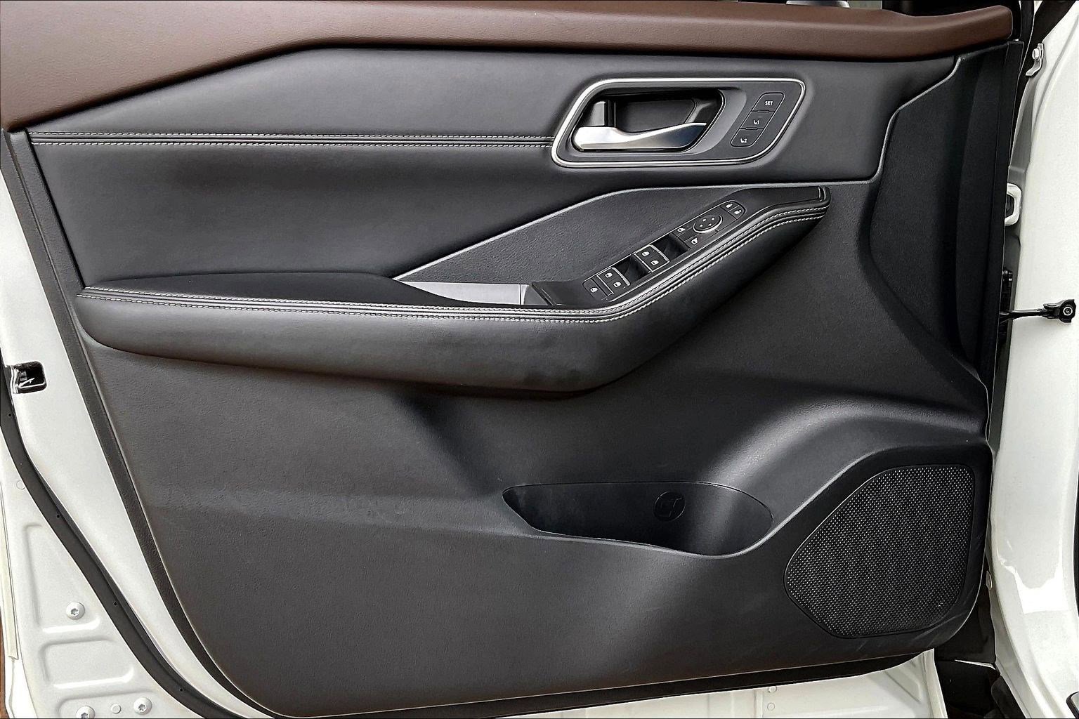 Used 2023 Nissan Rogue Platinum w/ Platinum Premium Package image 20