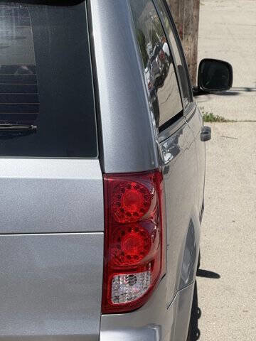 Used 2014 Dodge Grand Caravan American Value Package FWD image 19