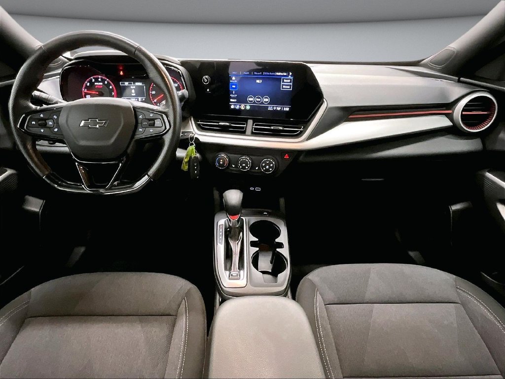 Used 2024 Chevrolet Trax RS FWD image 7