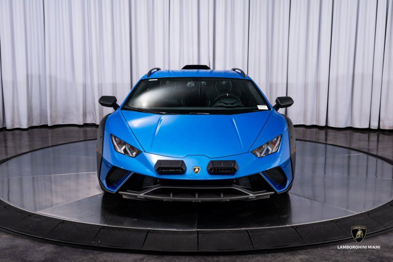 Used 2024 Lamborghini Huracan Sterrato image 8