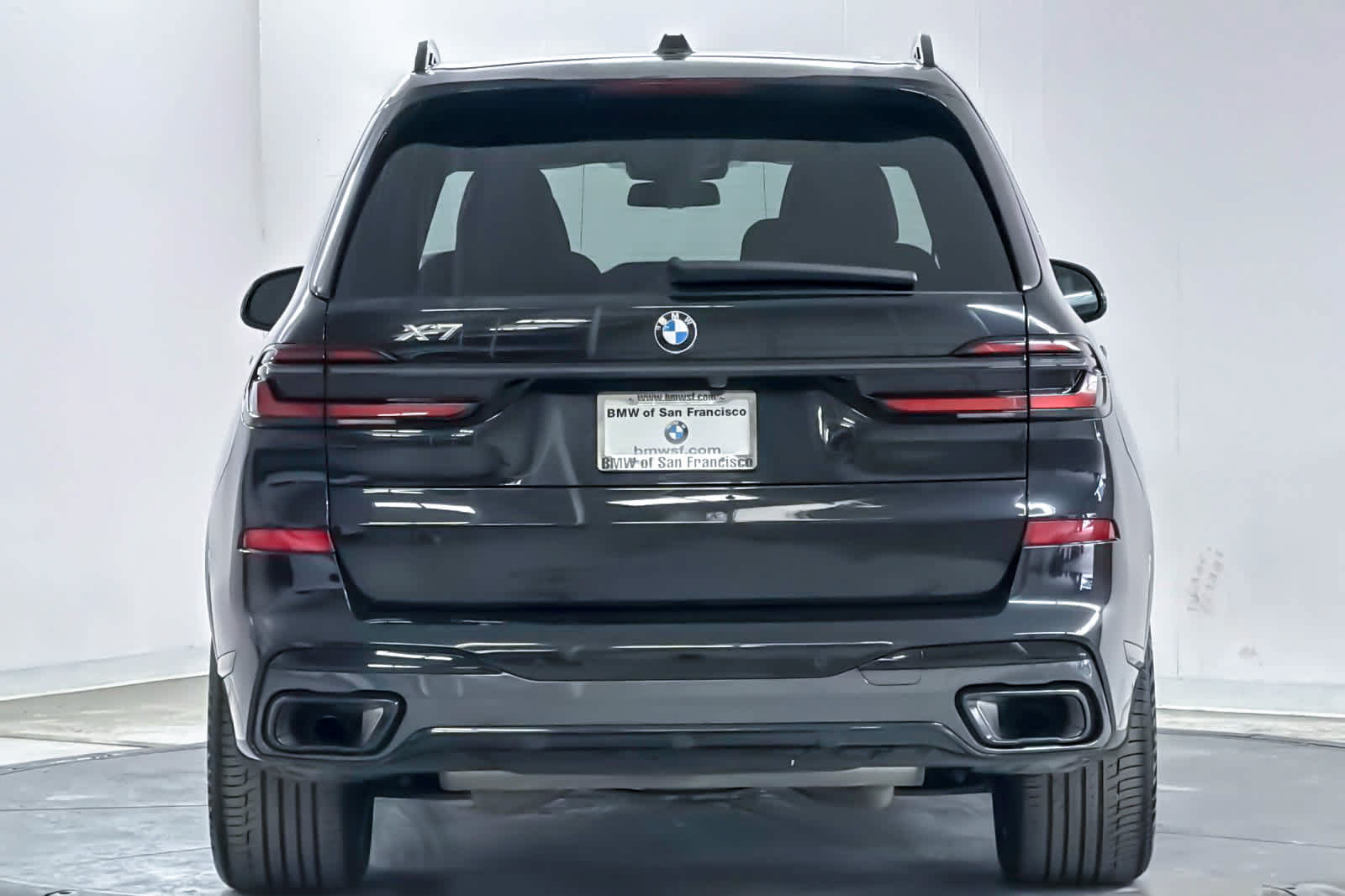 Used 2024 BMW X7 xDrive40i w/ M Sport Package AWD/4WD image 7