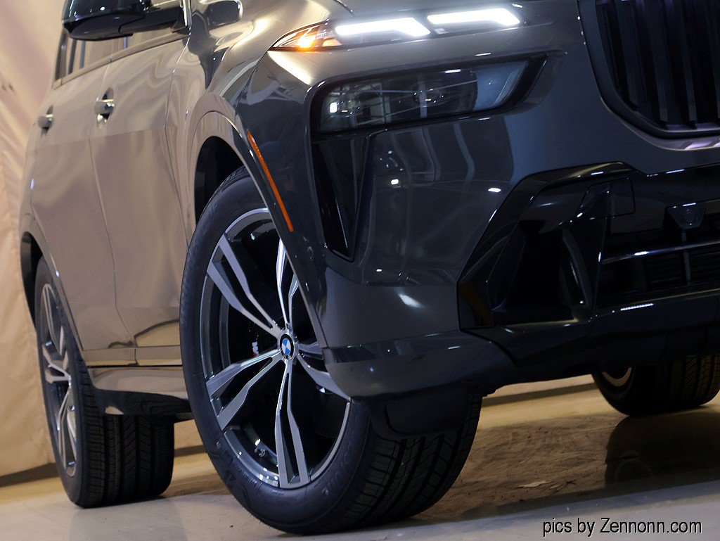 New 2027 BMW X7 xDrive40i w/ M Sport Package AWD/4WD image 4