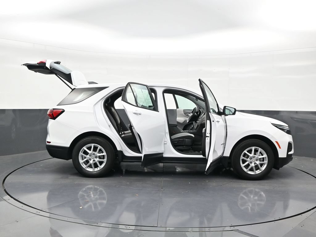 Used 2024 Chevrolet Equinox LS FWD image 26