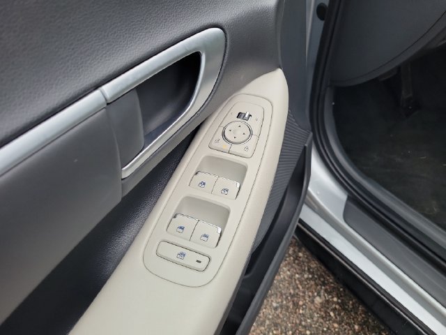 Used 2024 Hyundai Sonata SEL FWD image 15