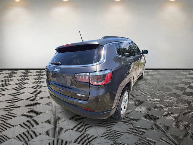 Used 2018 Jeep Compass Latitude w/ Cold Weather Group FWD image 7