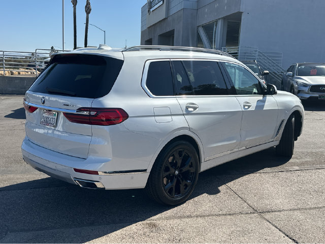 Used 2022 BMW X7 xDrive40i w/ Premium Package AWD/4WD image 11