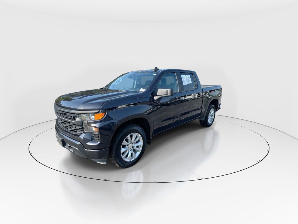 Used 2023 Chevrolet Silverado 1500 Custom w/ LPO, Dark Essentials Package RWD image 4