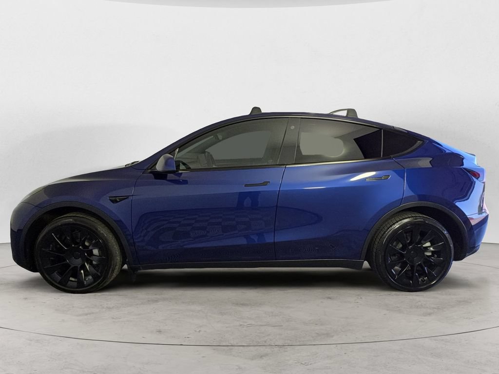 Used 2023 Tesla Model Y Long Range AWD/4WD image 2