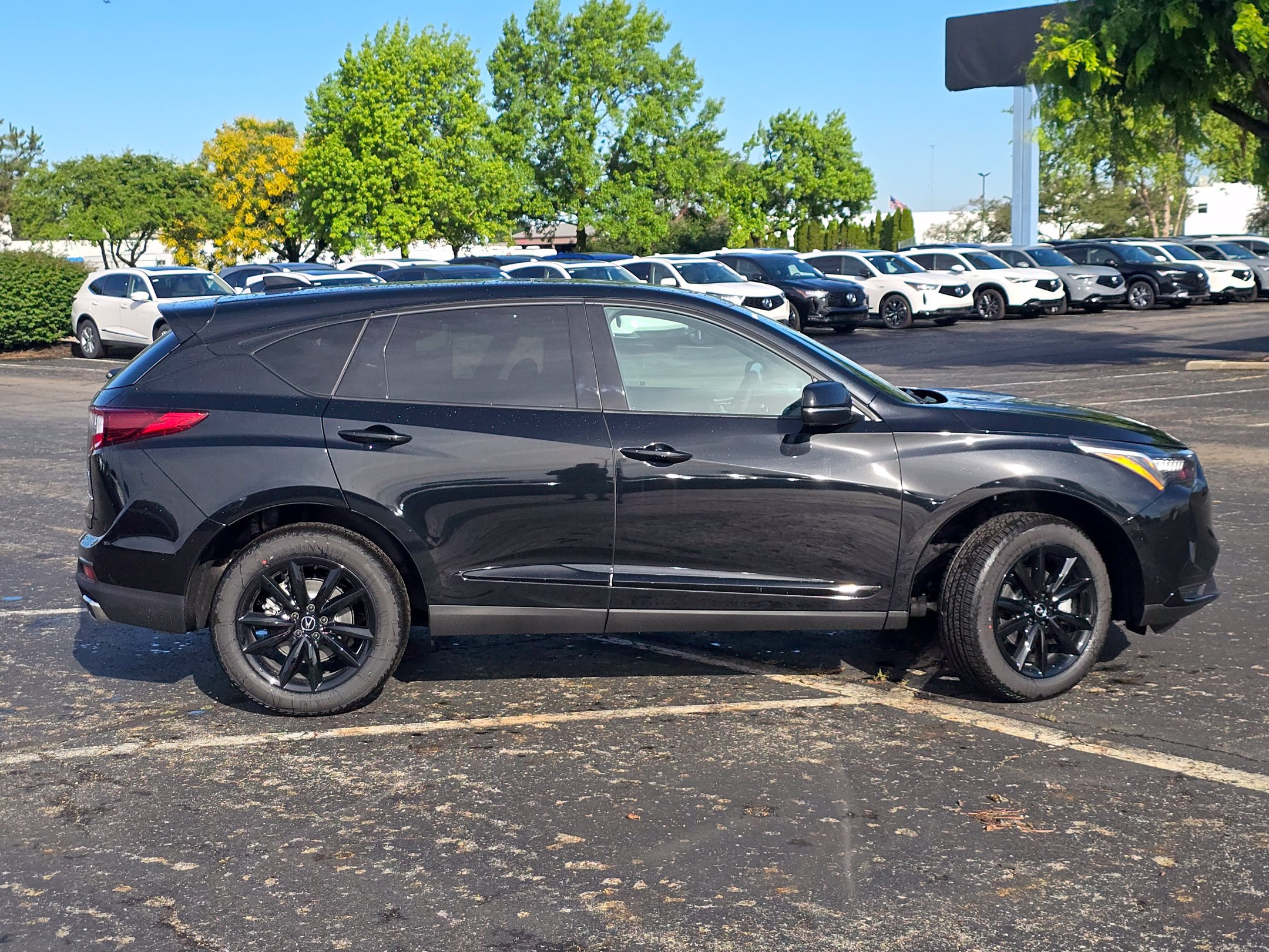 New 2026 Acura RDX SH-AWD image 3