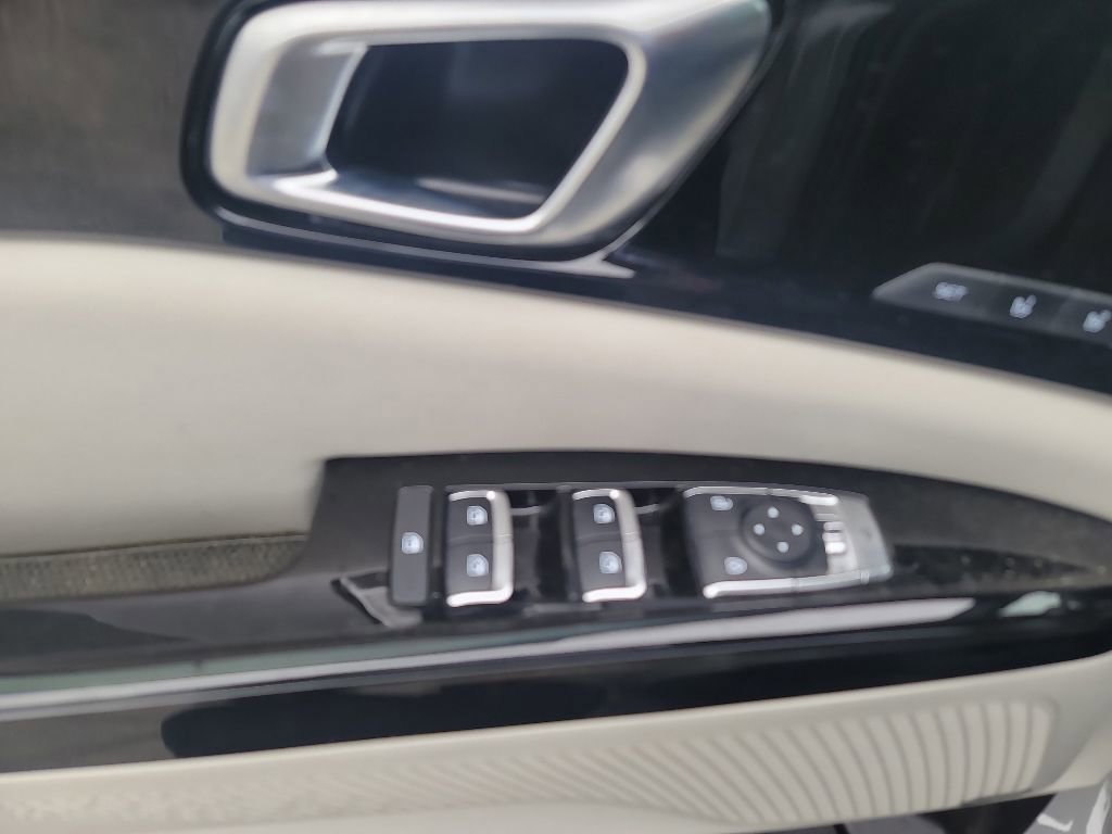 Used 2024 Kia Carnival SX Prestige FWD image 8