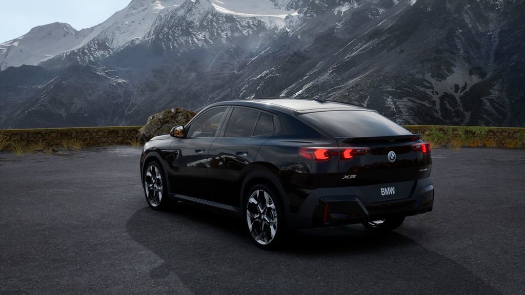 New 2026 BMW X2 xDrive28i w/ Technology Package image 2