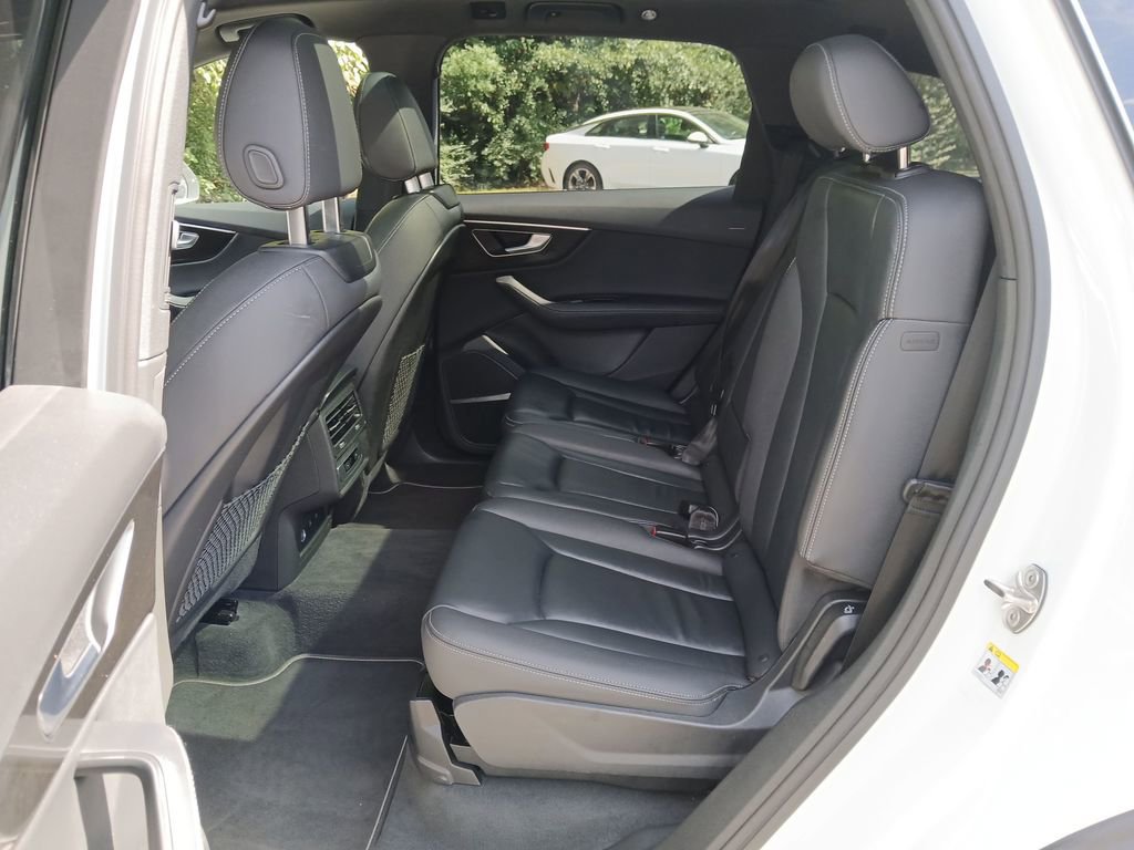 Used 2025 Audi Q7 3.0T Premium Plus image 25