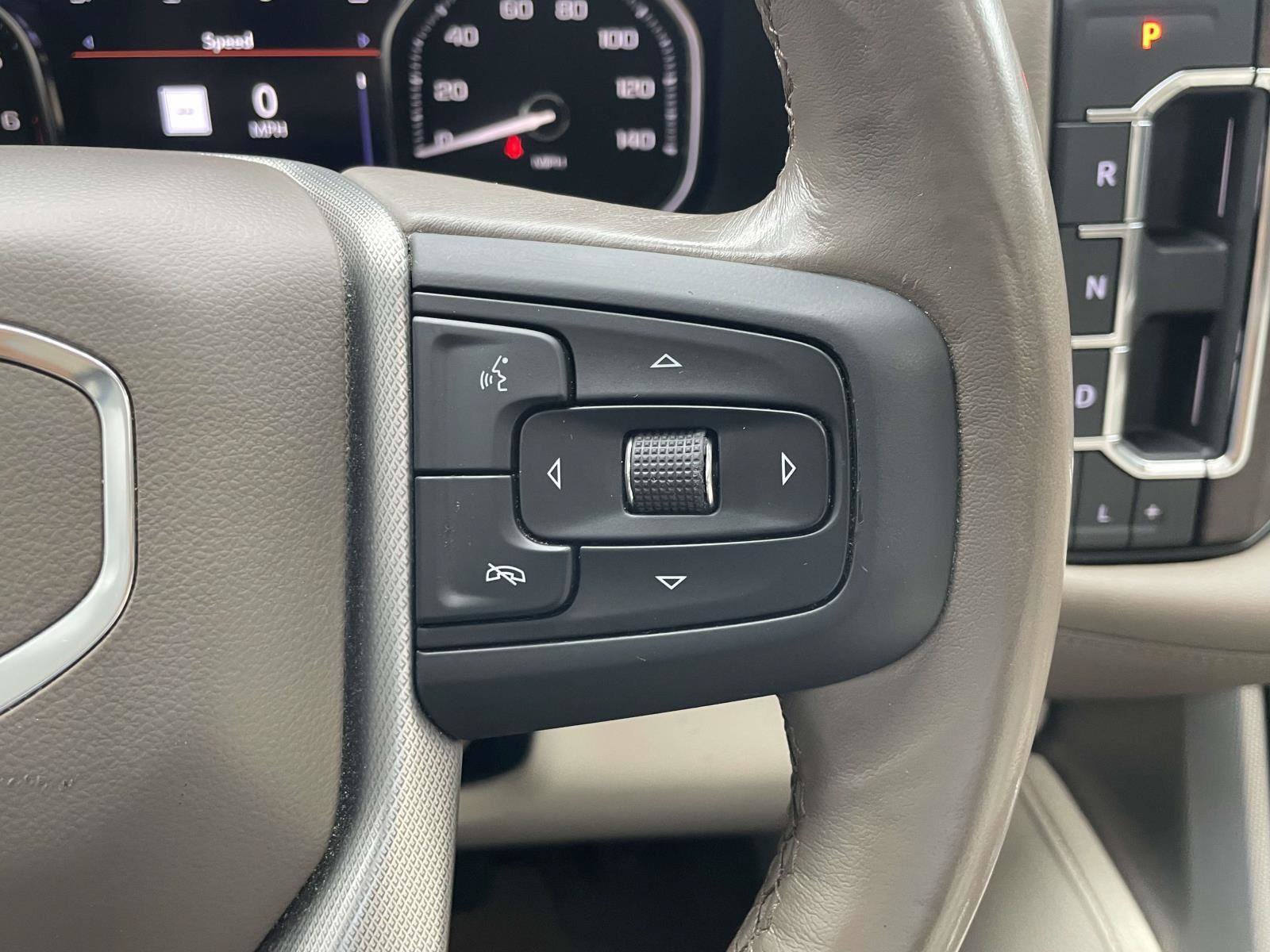 Used 2021 GMC Yukon Denali w/ Denali Premium Package RWD image 23