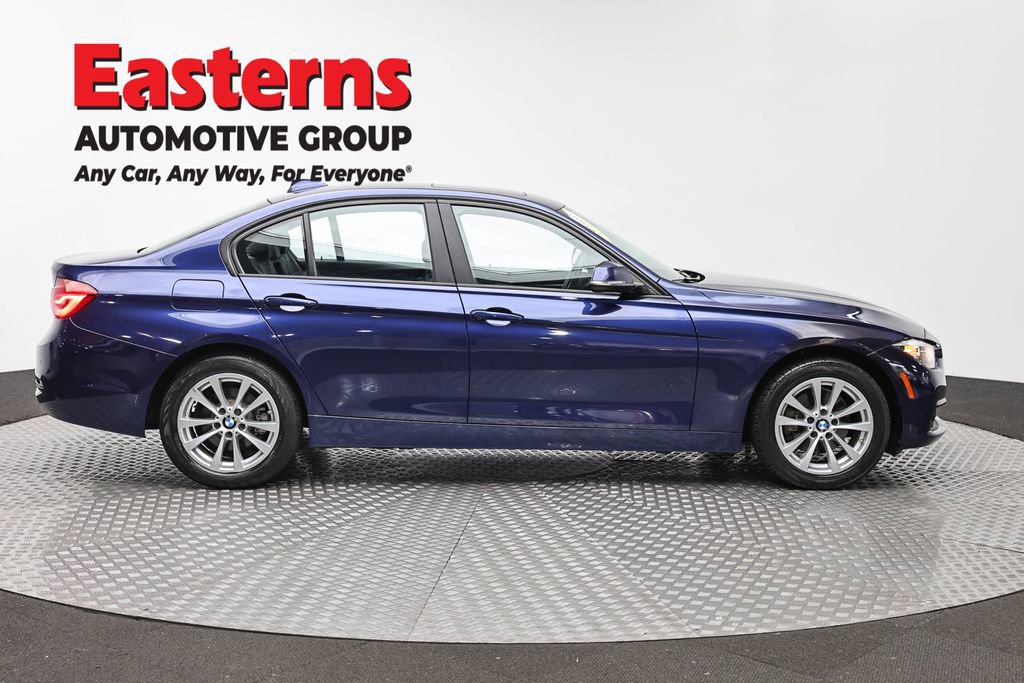 Used 2017 BMW 320i xDrive Sedan AWD/4WD image 4