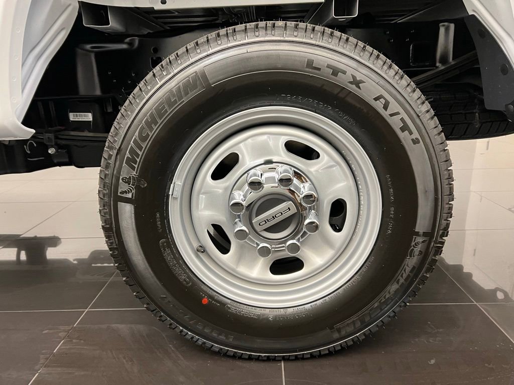 New 2026 Ford F250 XL w/ XL Chrome Package image 7