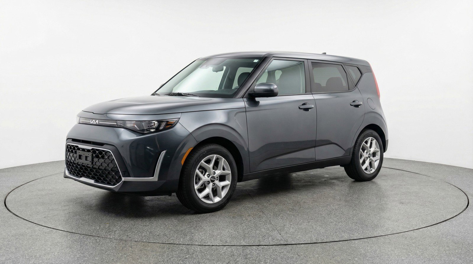 Used 2025 Kia Soul LX w/ LX Technology Package image 3