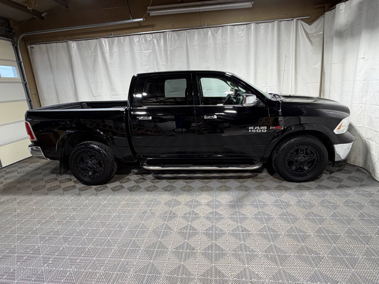 Used 2015 RAM 1500 Laramie w/ Convenience Group image 8