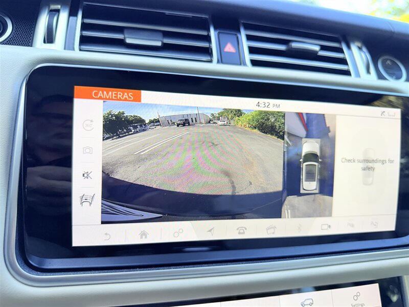 Used 2018 Land Rover Range Rover HSE AWD/4WD image 12