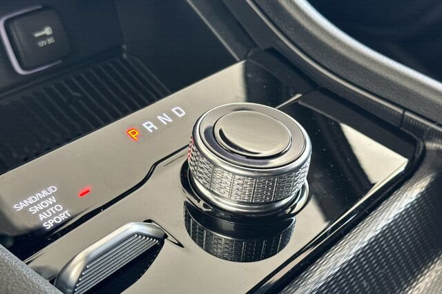 New 2026 Jeep Grand Cherokee Altitude AWD/4WD image 19