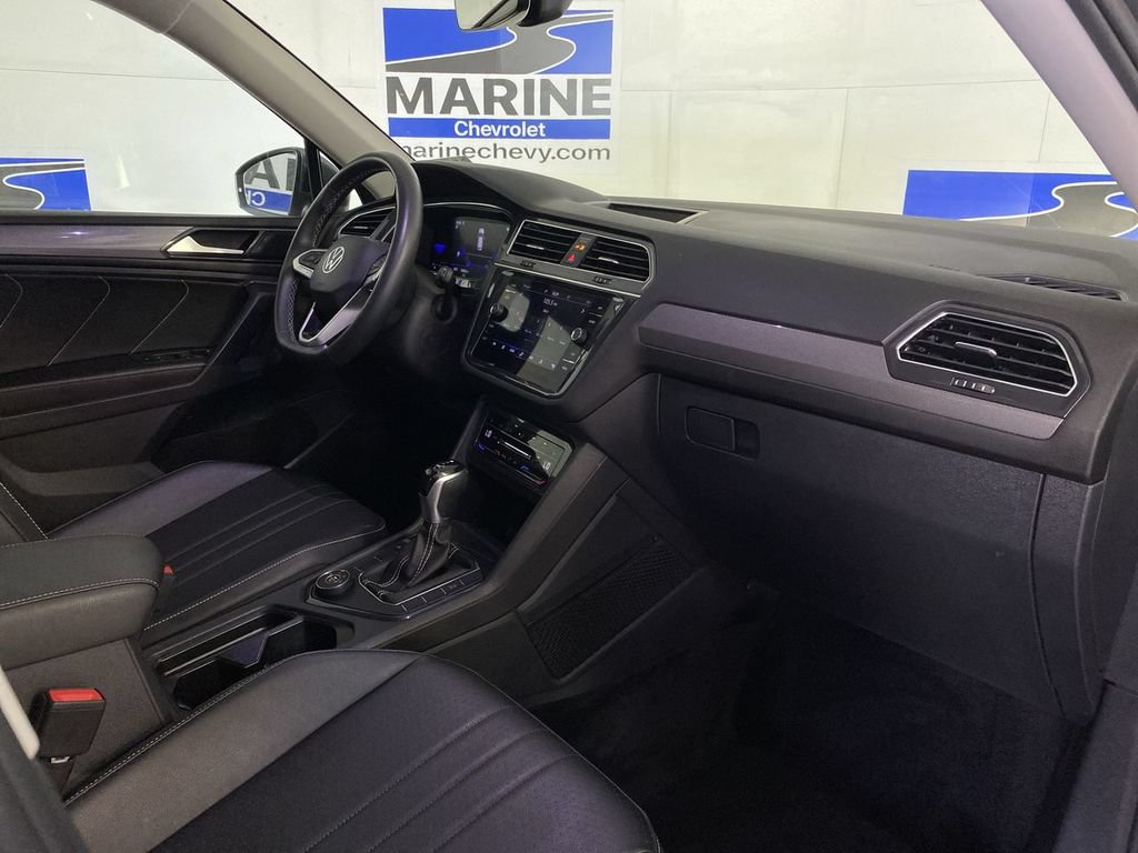 Used 2023 Volkswagen Tiguan SE AWD/4WD image 33