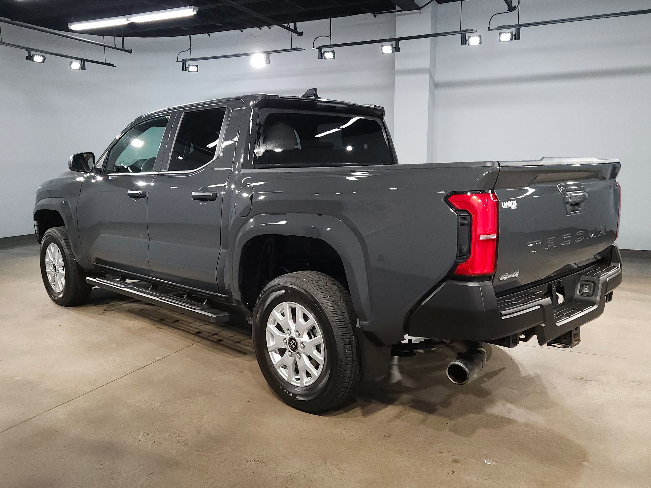 Certified 2024 Toyota Tacoma SR image 5