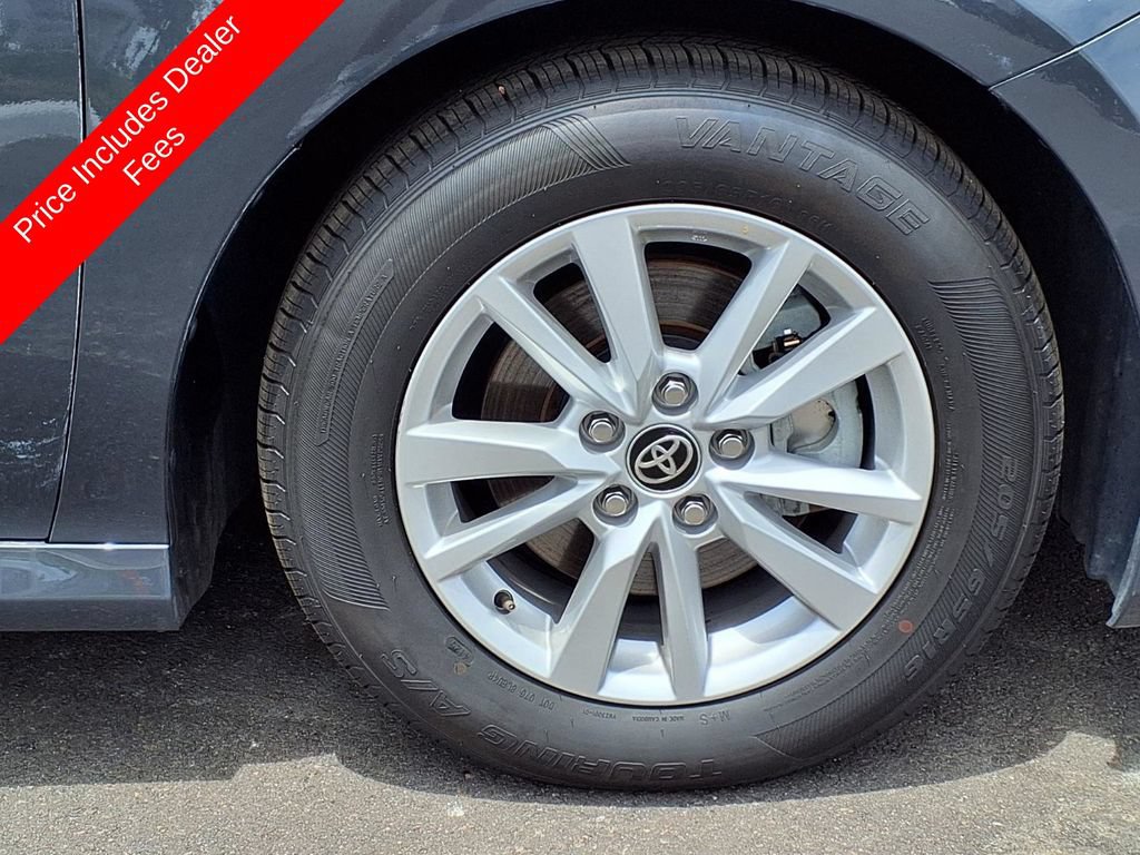 Used 2025 Toyota Camry LE FWD image 9