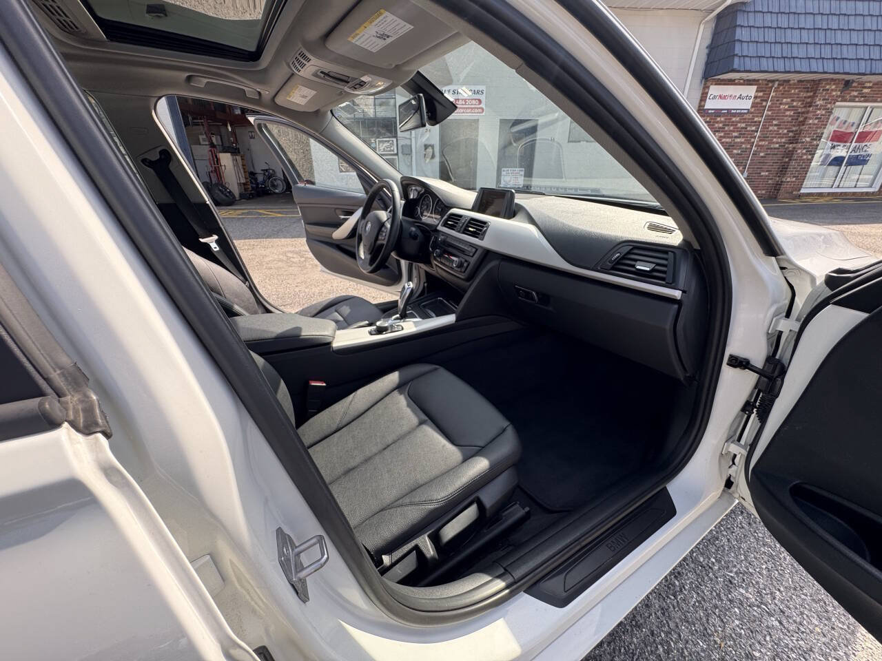 Used 2014 BMW 320i xDrive Sedan AWD/4WD image 50