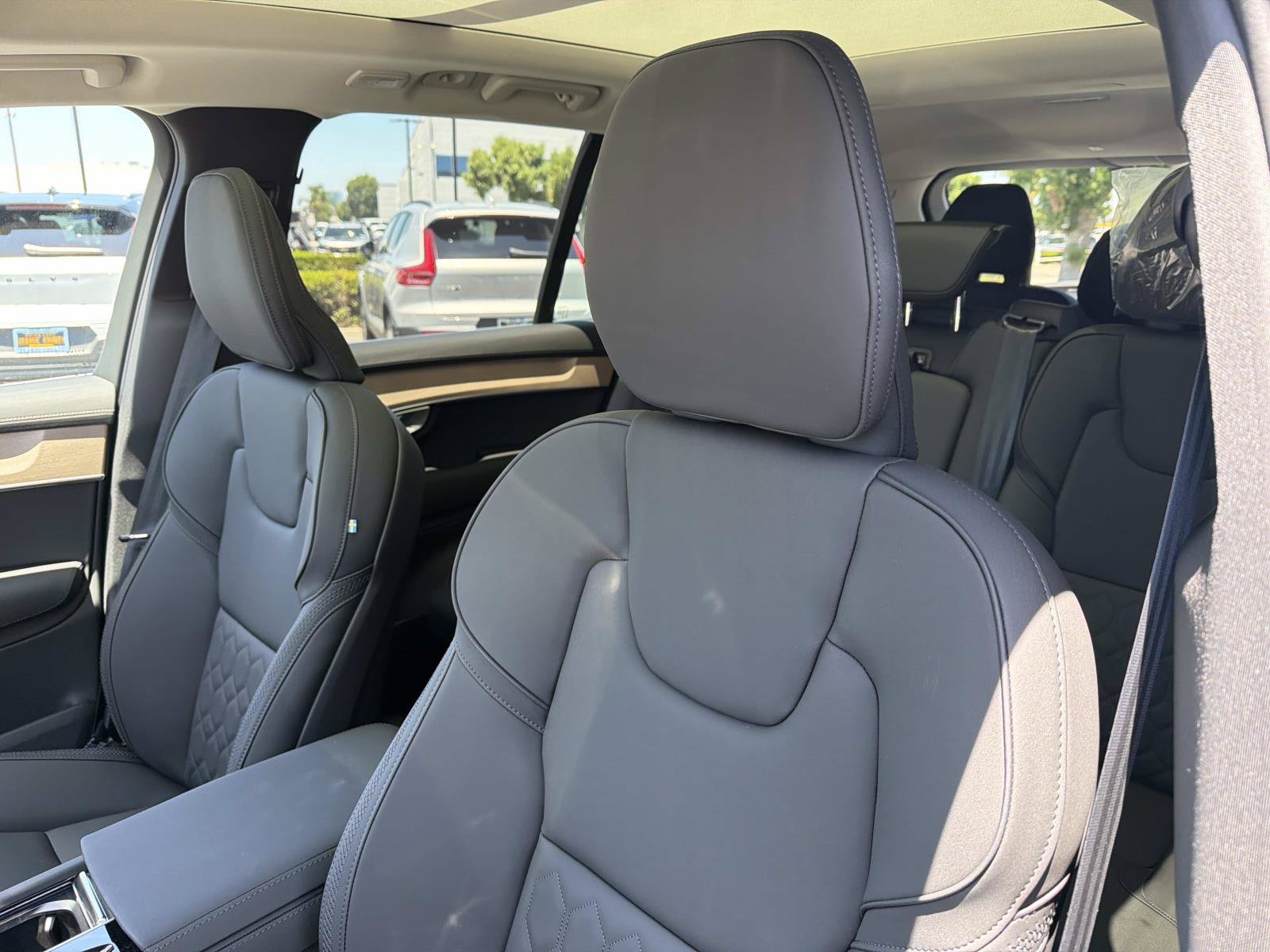 New 2026 Volvo XC90 T8 Plus w/ Protection Package AWD/4WD image 15