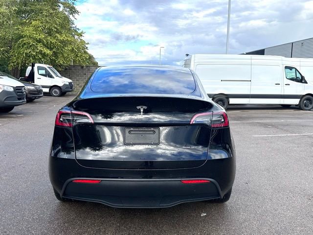 Used 2022 Tesla Model Y Long Range image 8