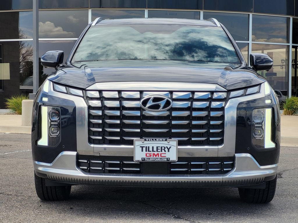 Used 2024 Hyundai Palisade Calligraphy FWD image 3