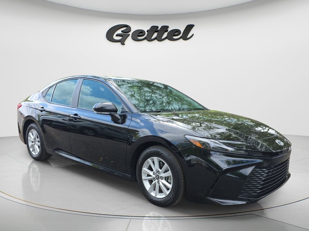 Used 2025 Toyota Camry LE w/ Convenience Package image 2
